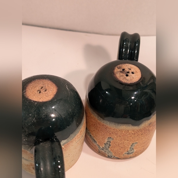 Salt and Pepper Shakers Renaissance Medieval Hand Made Pottery. - Picture 3 of 11